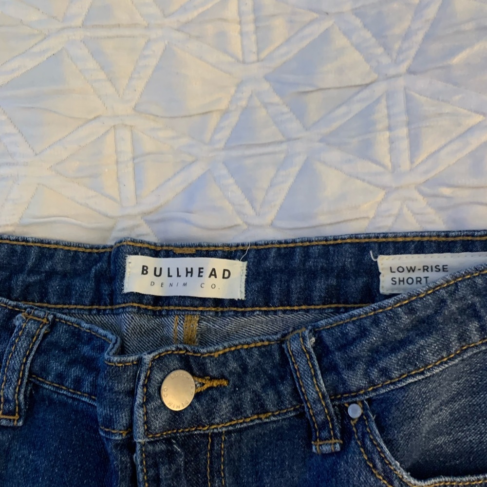 Bullhead Jean Shorts. Size 00 - Picture 3 of 6